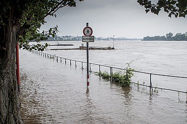 Maďarsko posiela pomoc do záplavami zničených regiónov Španielska, zafinancuje aj zácjranný tím