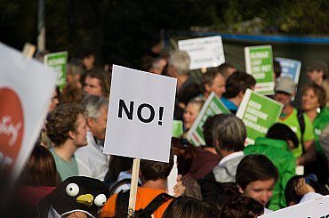 OBRAZEM: Konec těžby v Turówě. Demonstrantům se postavily jen dvě seniorky