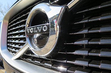 Volvo Cars ustupuje od plně elektrické budoucnosti, přidá hybridy
