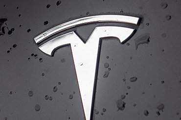 Vyhazovy ve vedení Tesly pokračují. Musk rozmetal divizi nabíječek Supercharger