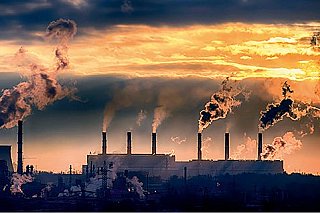 EU směřuje k snížení emisí: dohoda na 90% cíli do roku 2040