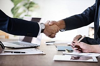Česko zřejmě zdvojnásobí dovoz plynu z Alžírska, získalo předběžný příslib